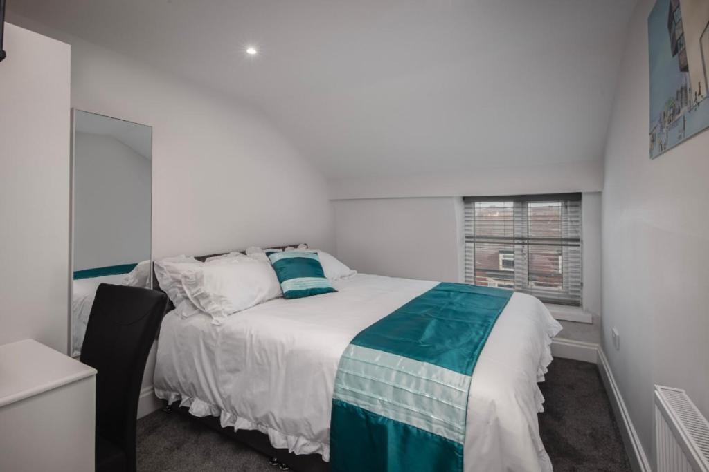 Luxury studio apartment bedroom in Blackpool North Shore